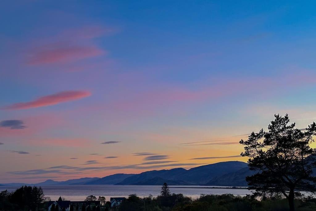 1 Bedroom Cabin With Mountain & Loch Views - Quiet Location Between Glencoe & Ben Nevis Corran  Ngoại thất bức ảnh