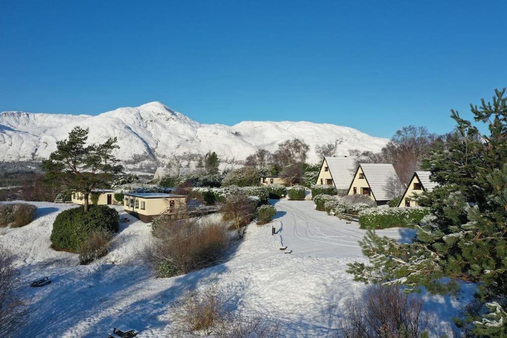 1 Bedroom Cabin With Mountain & Loch Views - Quiet Location Between Glencoe & Ben Nevis Corran  Ngoại thất bức ảnh