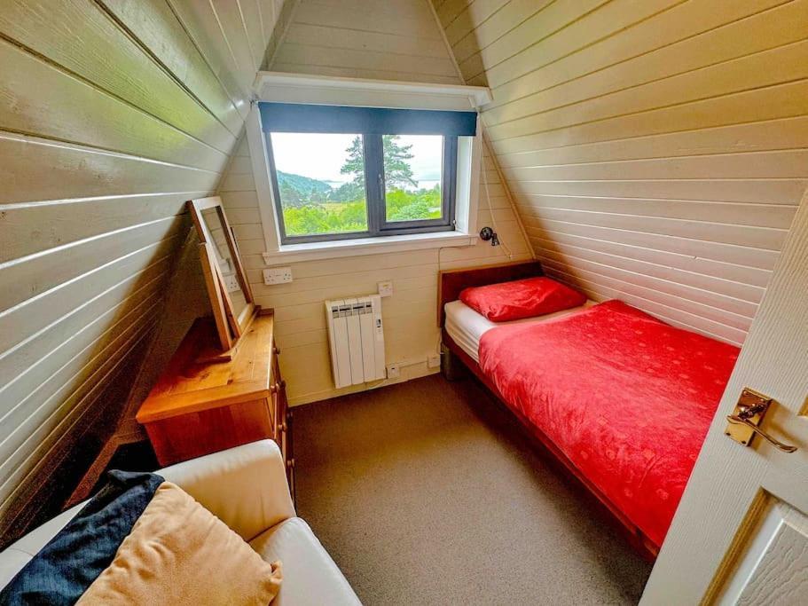 1 Bedroom Cabin With Mountain & Loch Views - Quiet Location Between Glencoe & Ben Nevis Corran  Ngoại thất bức ảnh