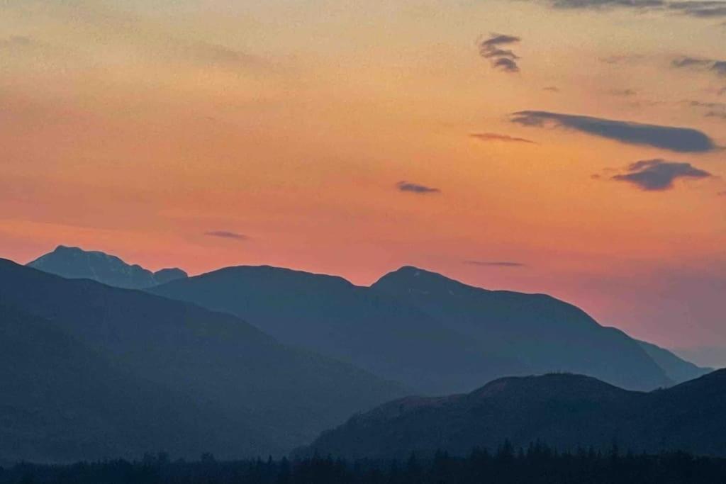 1 Bedroom Cabin With Mountain & Loch Views - Quiet Location Between Glencoe & Ben Nevis Corran  Ngoại thất bức ảnh