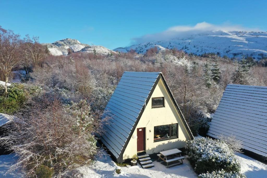 1 Bedroom Cabin With Mountain & Loch Views - Quiet Location Between Glencoe & Ben Nevis Corran  Ngoại thất bức ảnh