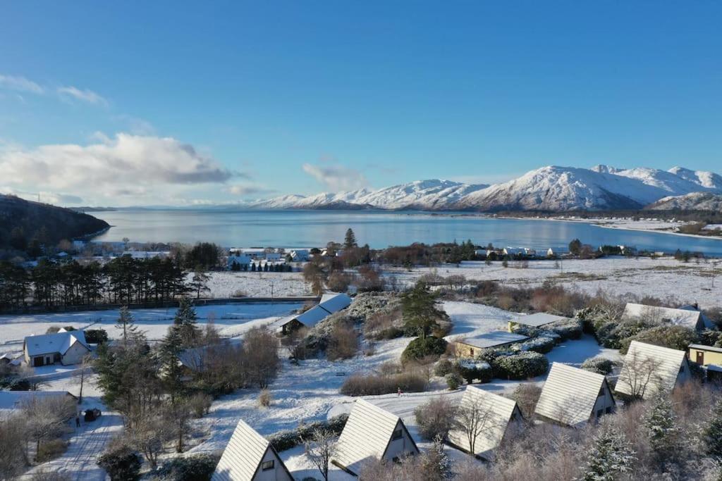 1 Bedroom Cabin With Mountain & Loch Views - Quiet Location Between Glencoe & Ben Nevis Corran  Ngoại thất bức ảnh