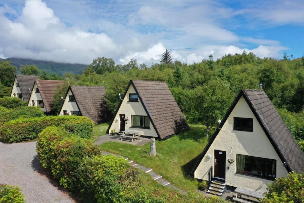 1 Bedroom Cabin With Mountain & Loch Views - Quiet Location Between Glencoe & Ben Nevis Corran  Ngoại thất bức ảnh